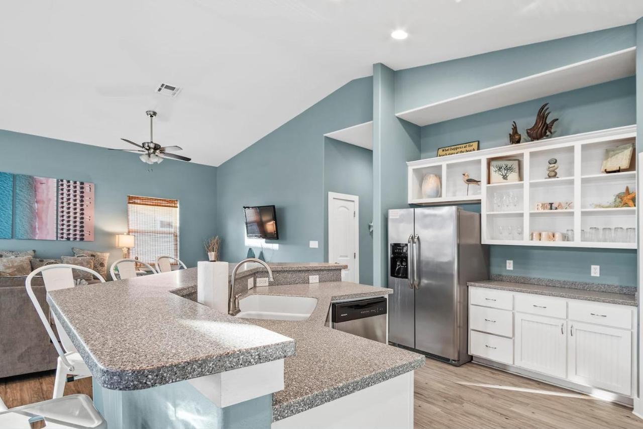 New 5 Bdrm W/Pool, Observation Deck Walk To Beach! Port Aransas Exterior photo