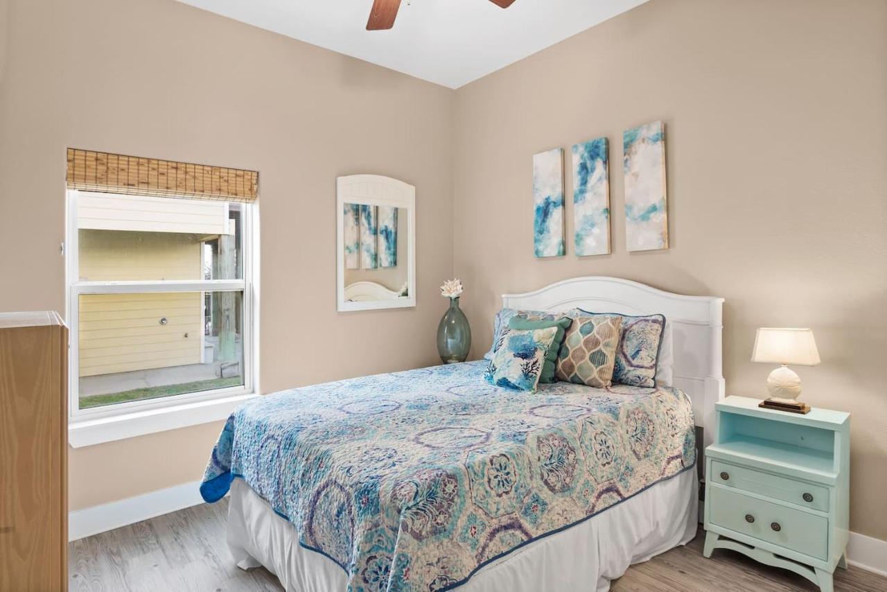 New 5 Bdrm W/Pool, Observation Deck Walk To Beach! Port Aransas Exterior photo